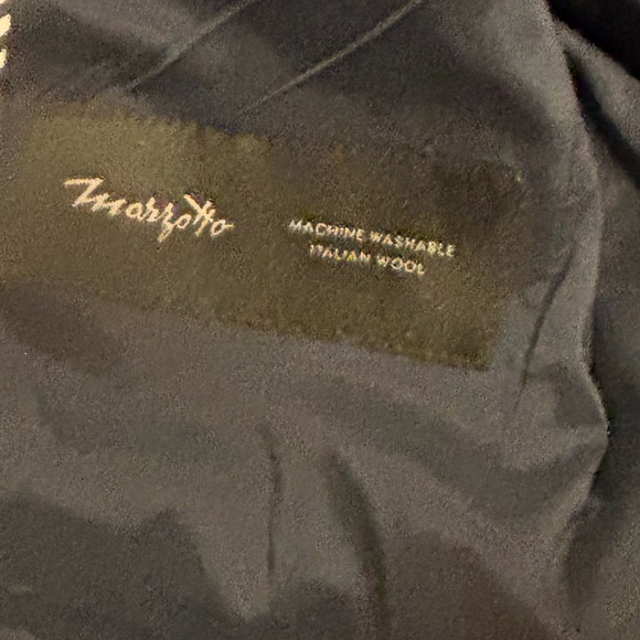 BANANA REPUBLIC Women
Marzotto Italian Wool Navy Check
Plaid Blazer 2. - Picture 11 of 16